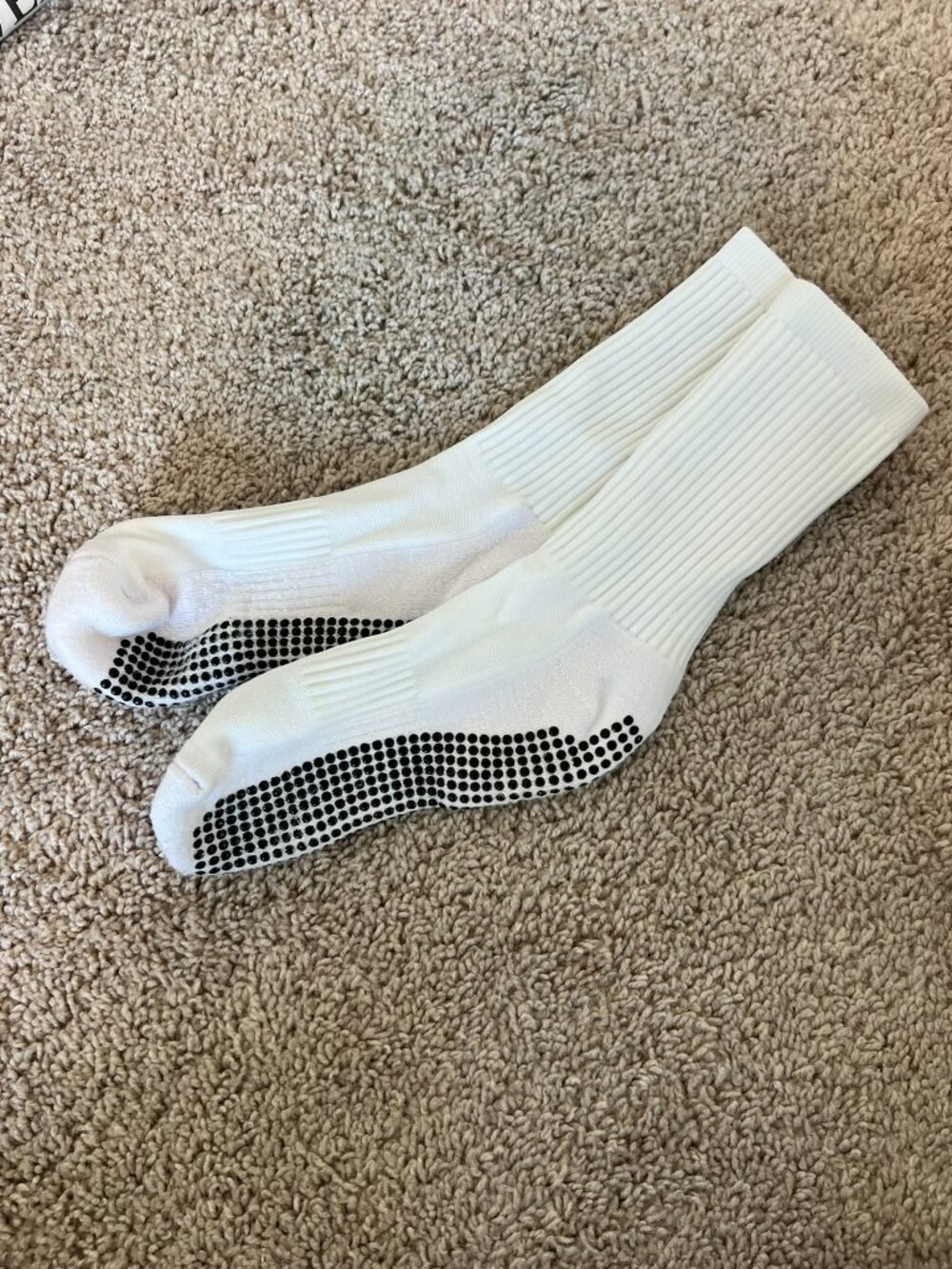 Socks One-Size White Anti-Slip Comfortable Athletic Sportswear Yoga Pilates Grip